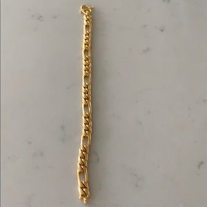 Gold bracelet. (Not real)